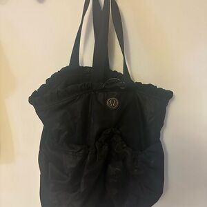 Lululemon bubble bag